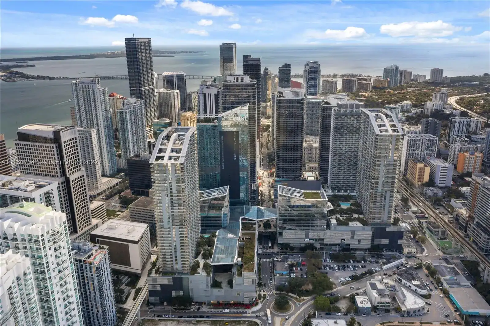 68 SE 6th St # 3911, Miami FL 33131 photo 3