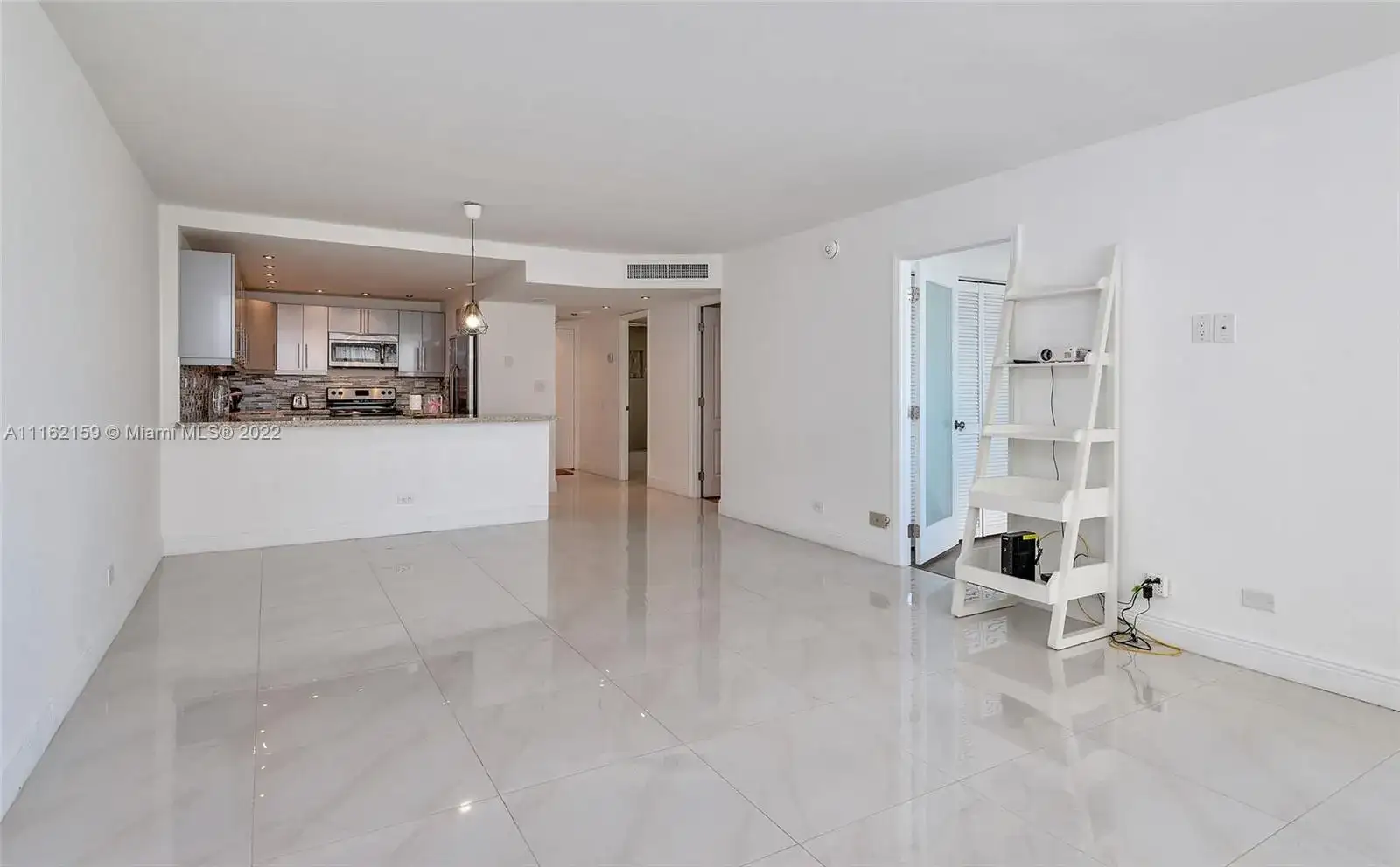 6039 Collins Ave # 709, Miami Beach FL 33140 photo 4