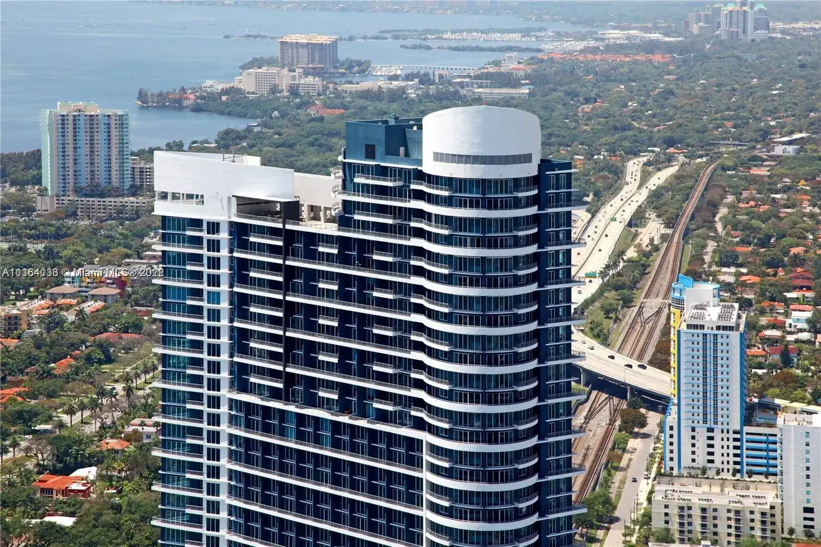 60 SW 13th St # 5013, Miami FL 33130 photo 4