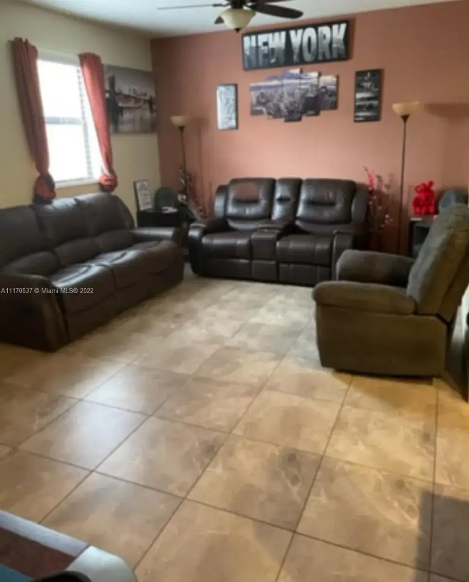108 SE 34th Ter, Homestead FL 33033 photo 3