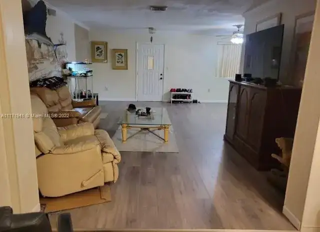 8481 NW 11th St, Pembroke Pines FL 33024 photo 3
