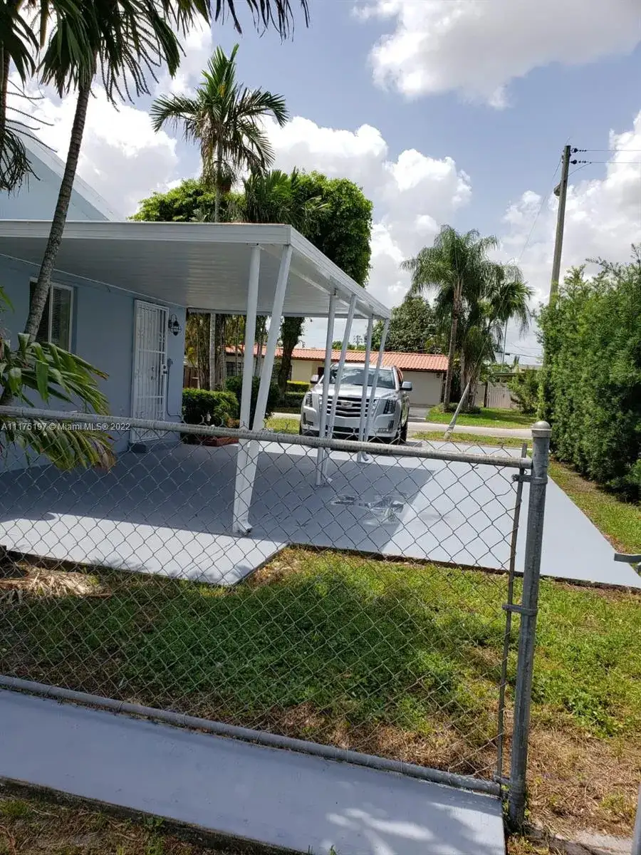 1221 W 62nd St, Hialeah FL 33012 photo 3