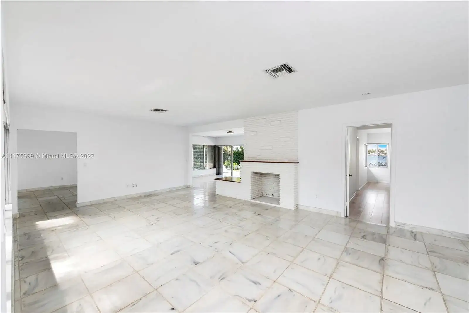 1275 N Biscayne Point Rd, Miami Beach FL 33141 photo 4