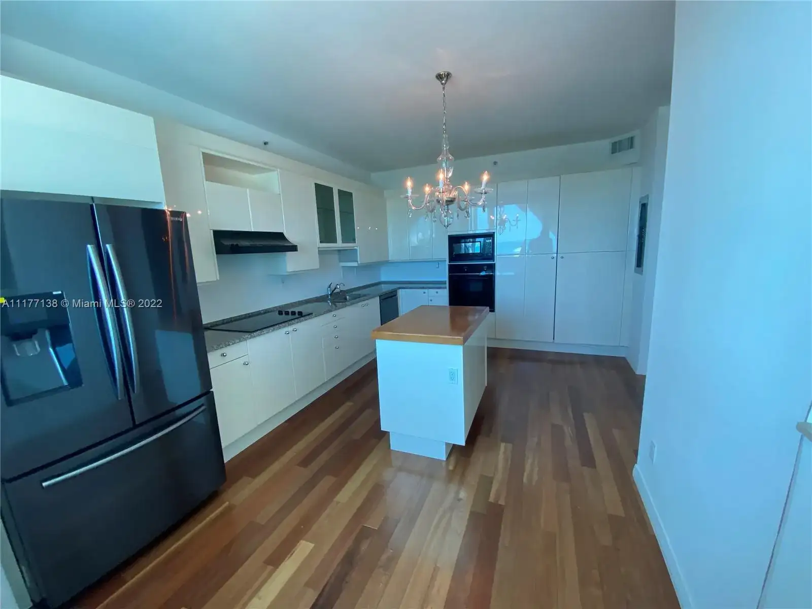 300 S Pointe Dr # 907, Miami Beach FL 33139 photo 4