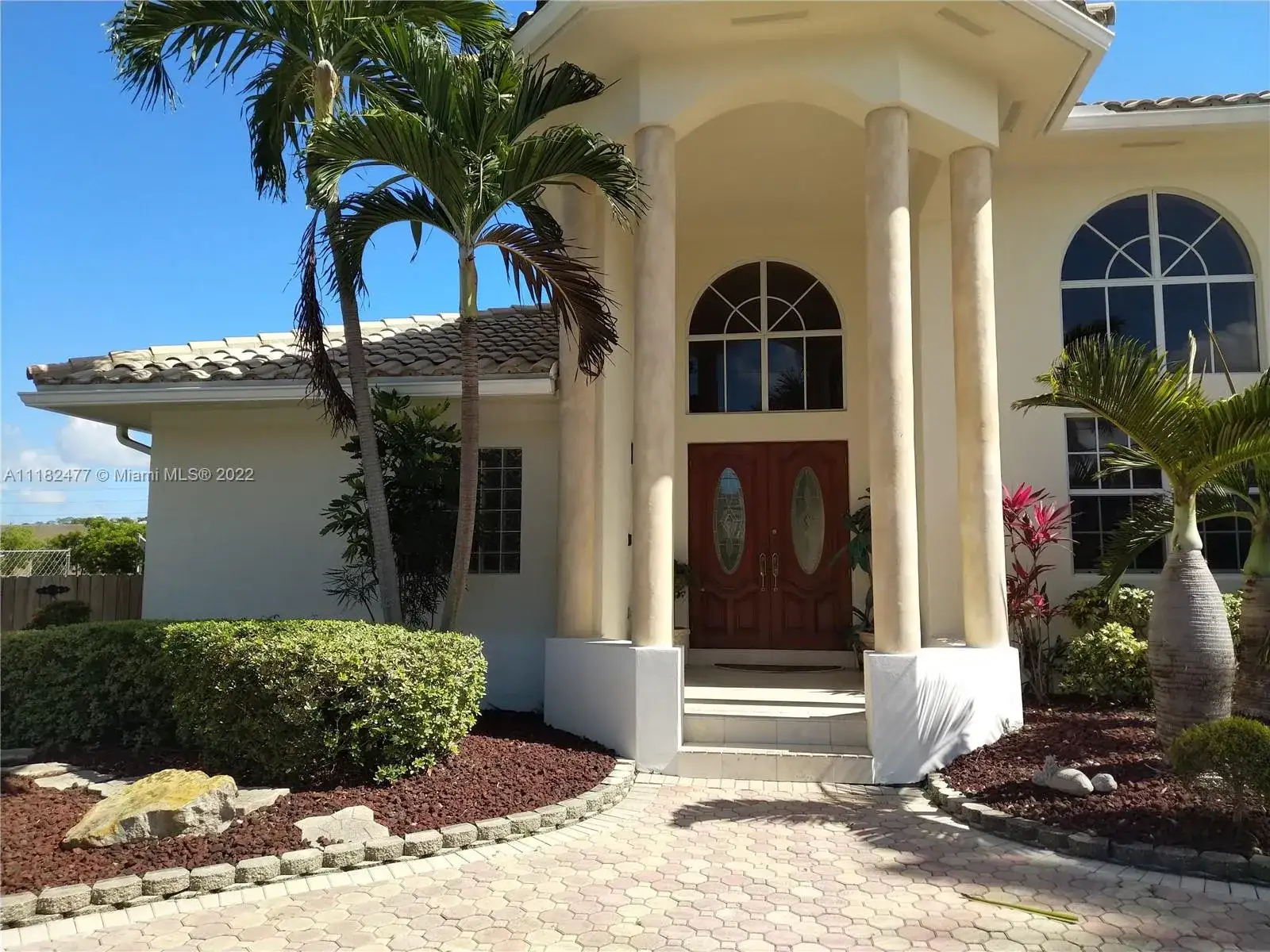 2940 NE 164th St, North Miami Beach FL 33160 photo 4