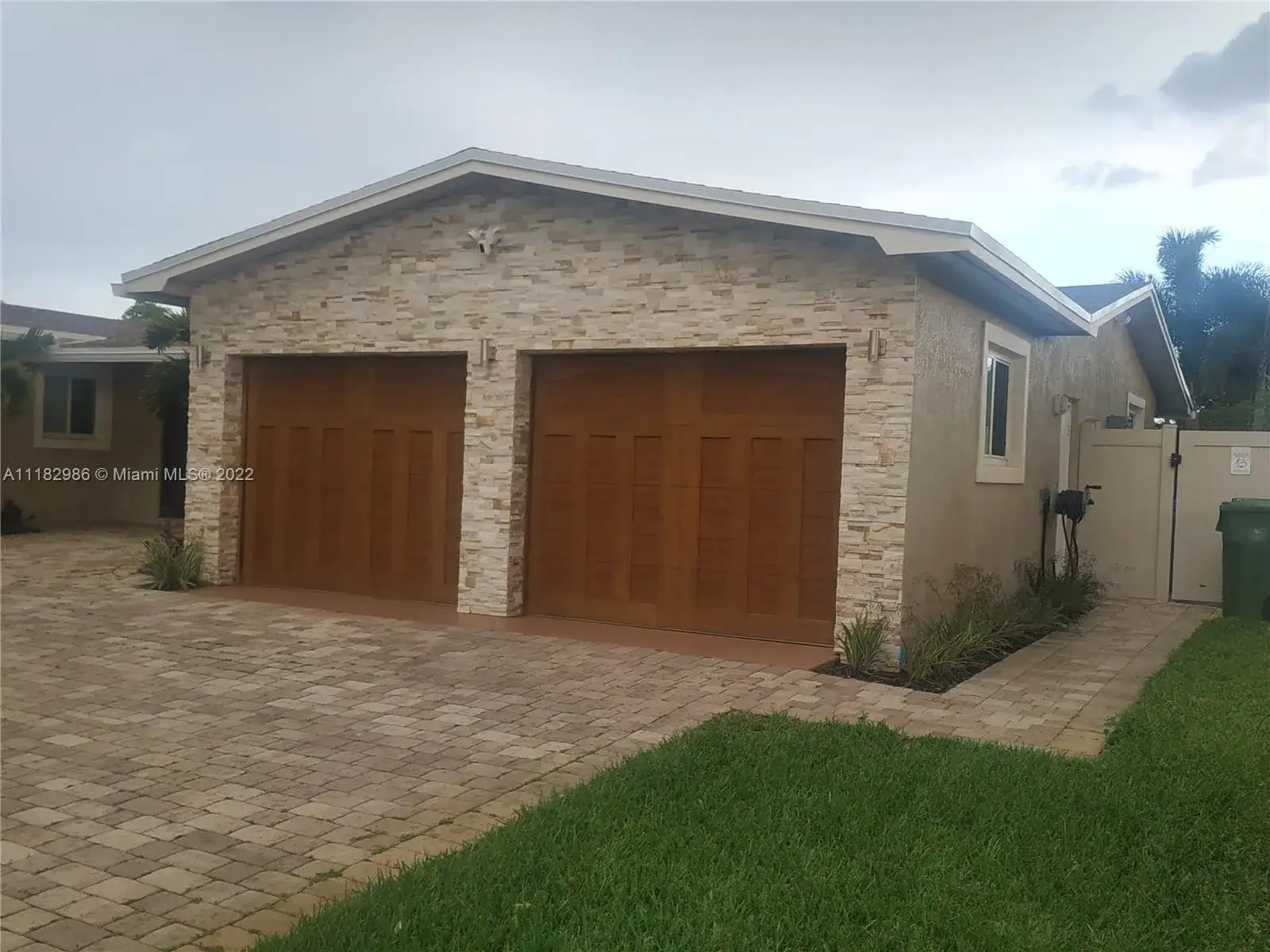 11700 NW 15th Ct, Pembroke Pines FL 33026 photo 2