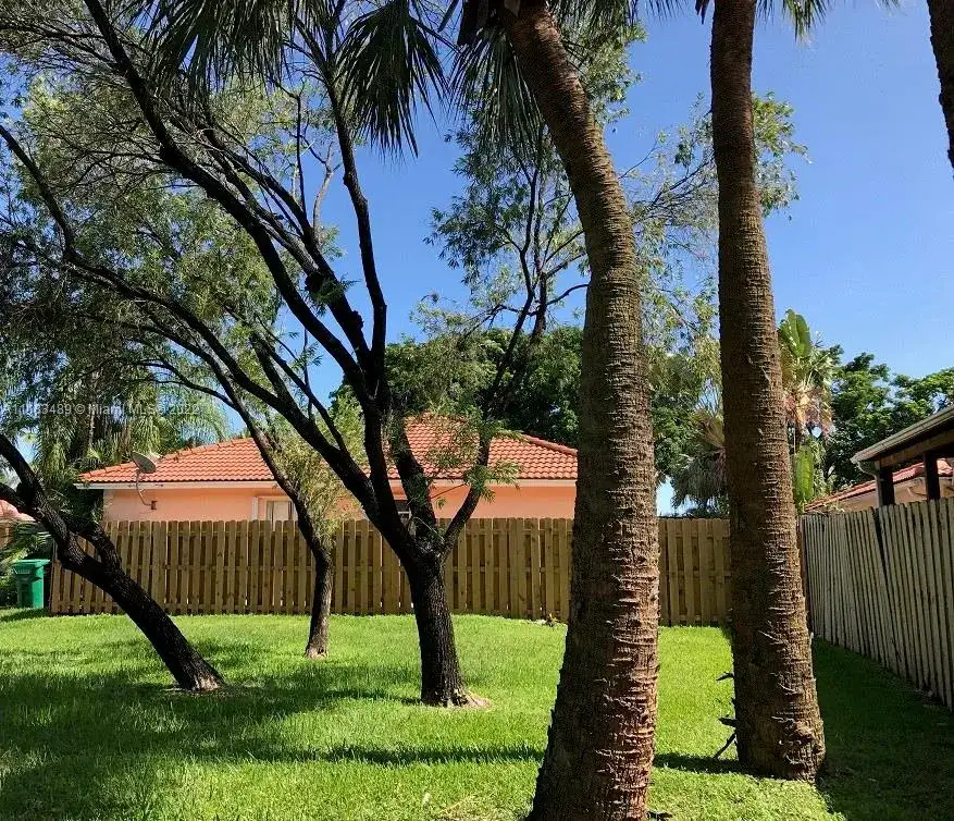 5758 NW 97th Pl, Doral FL 33178 photo 3