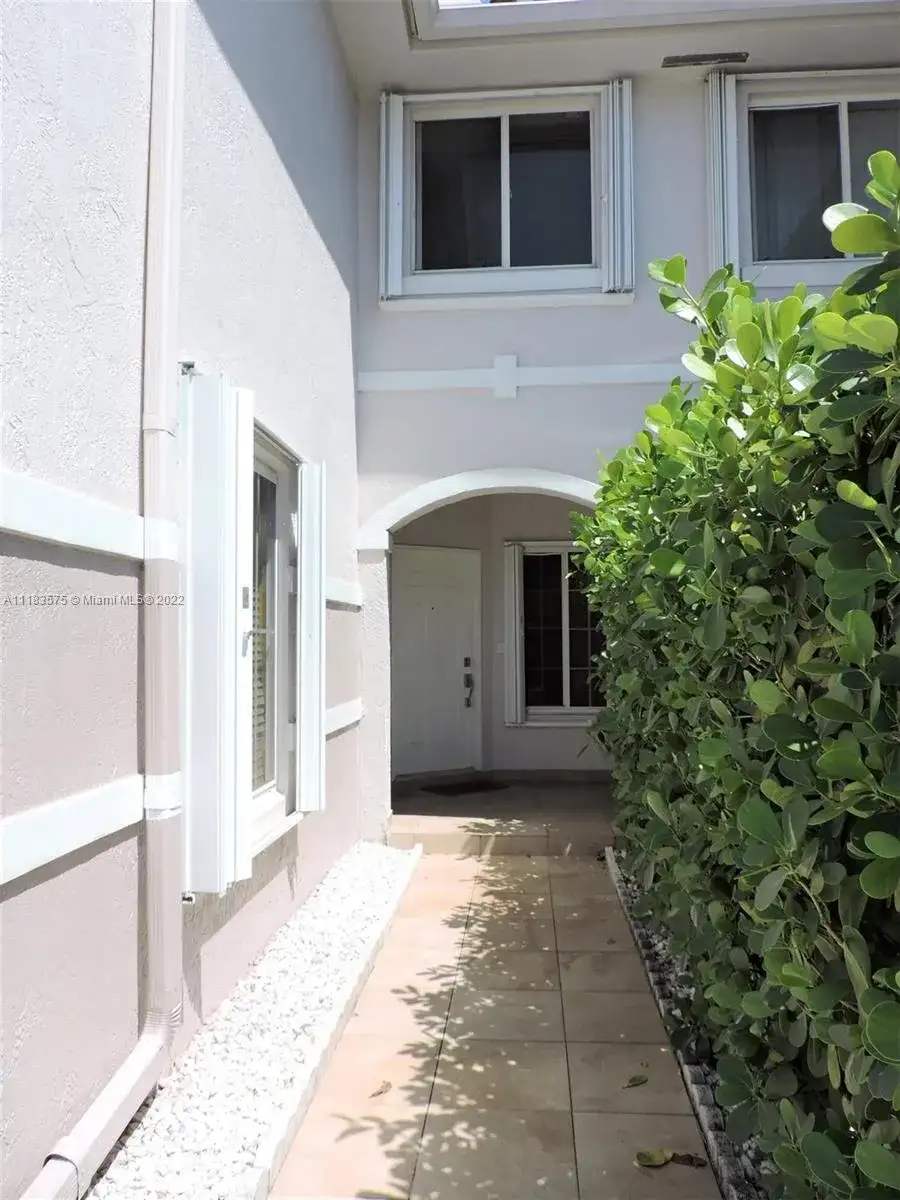 10101 SW 154th Cir Ct # 11, Miami FL 33196 photo 2