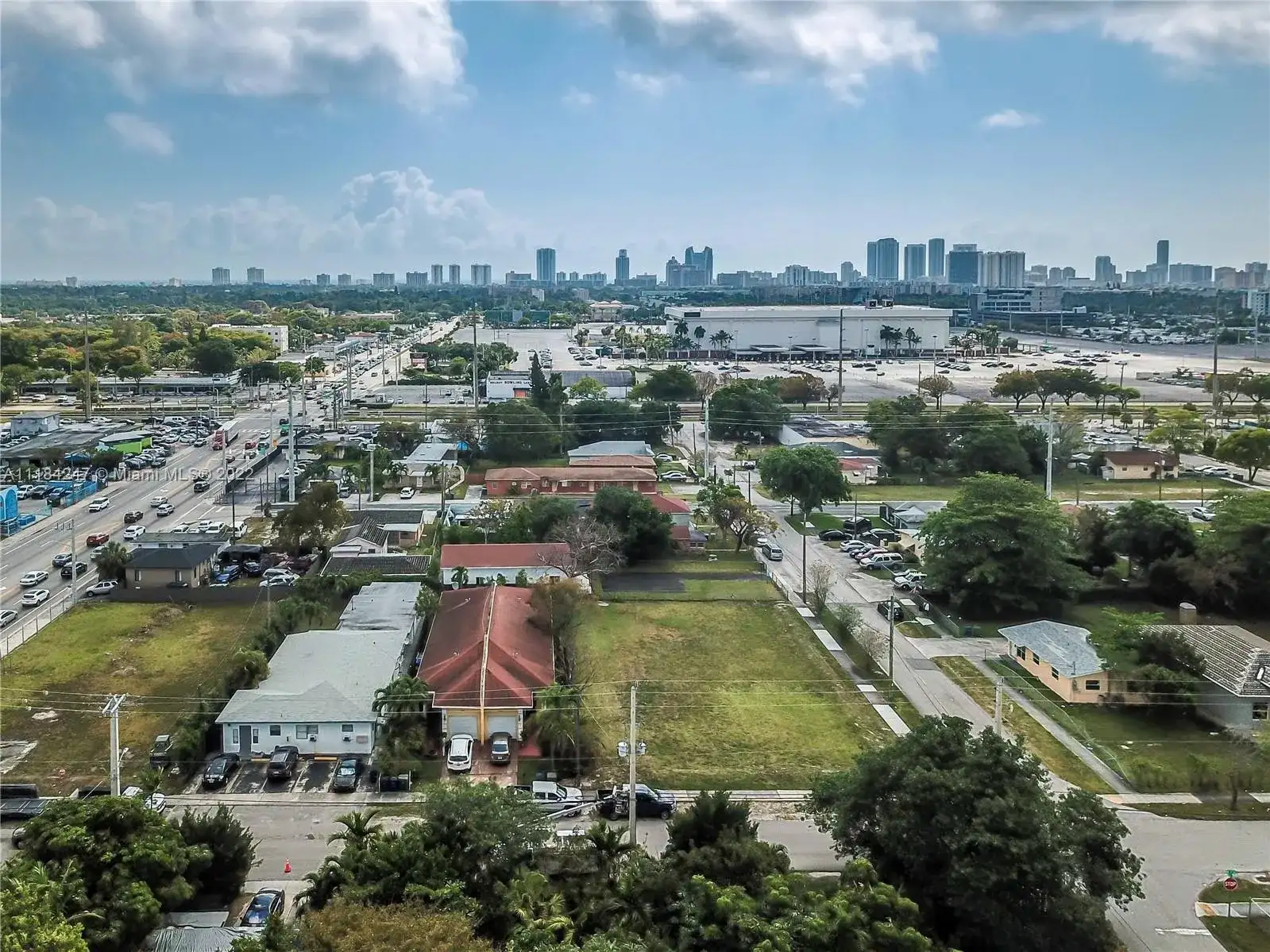 112 NW 10th St, Hallandale Beach FL 33009 photo 4