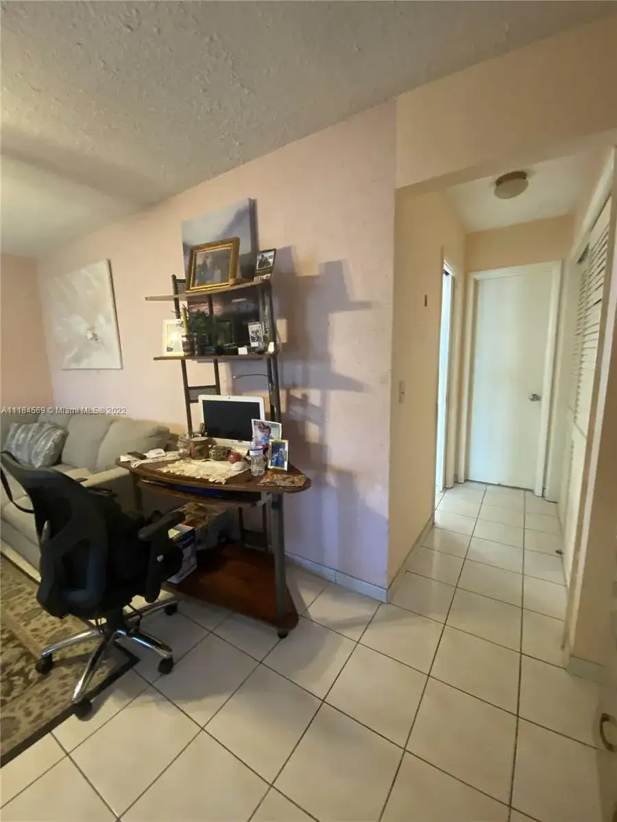 181 NE 14th Ave # 22B, Hallandale Beach FL 33009 photo 4