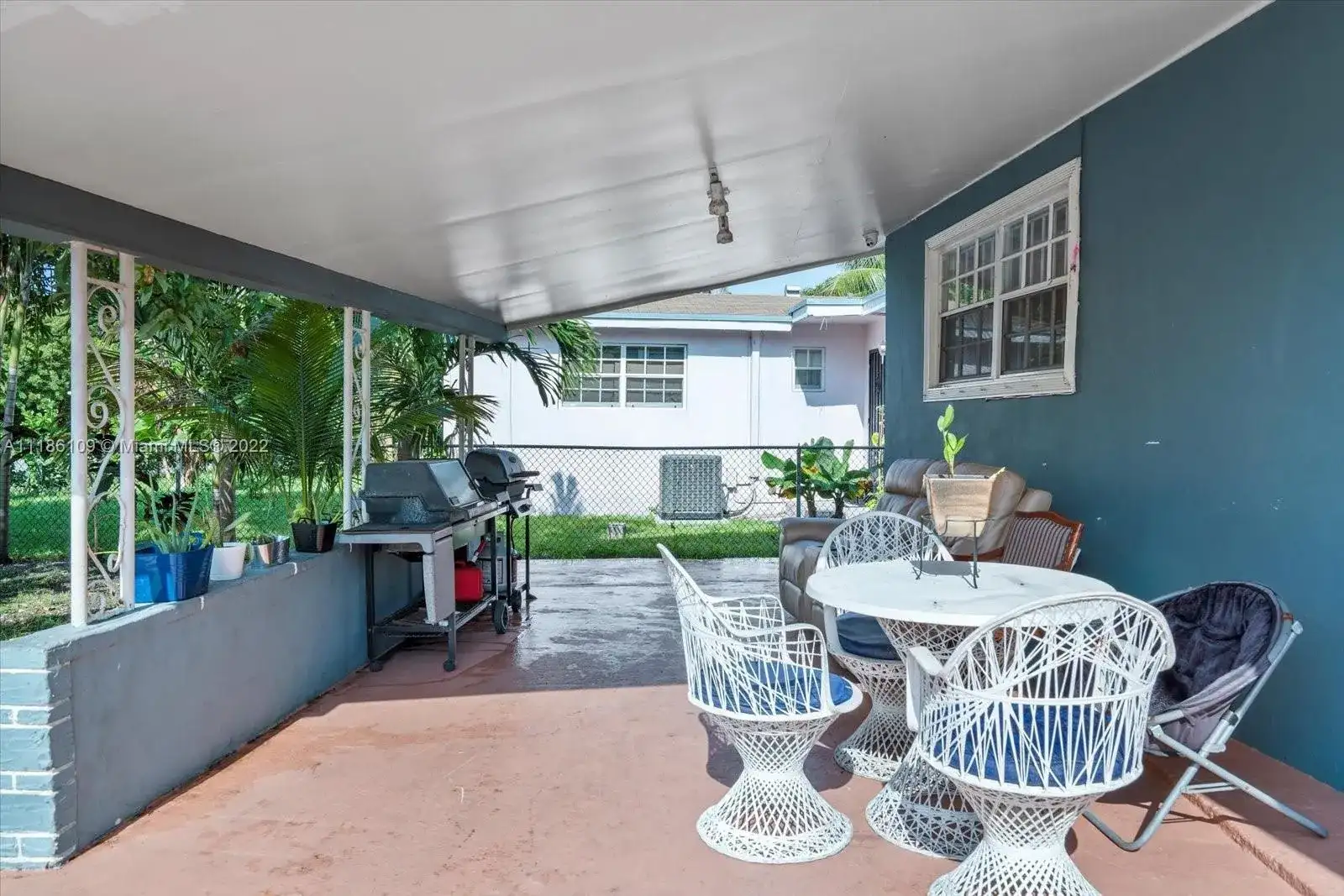 261 NE 172nd St, North Miami Beach FL 33162 photo 4