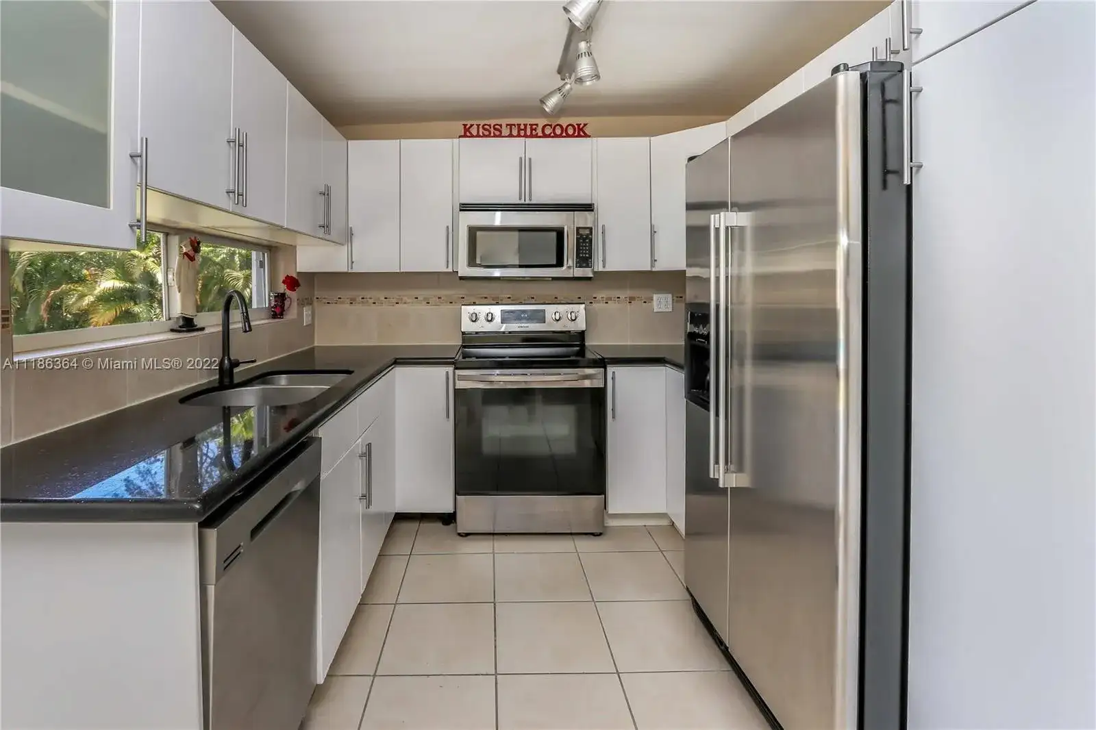 5631 Simms St, Hollywood FL 33021 photo 4