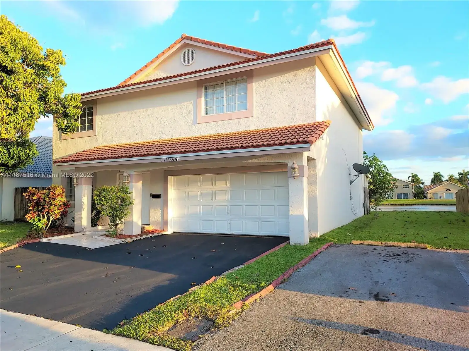 12134 NW 35th St, Sunrise FL 33323 photo 3