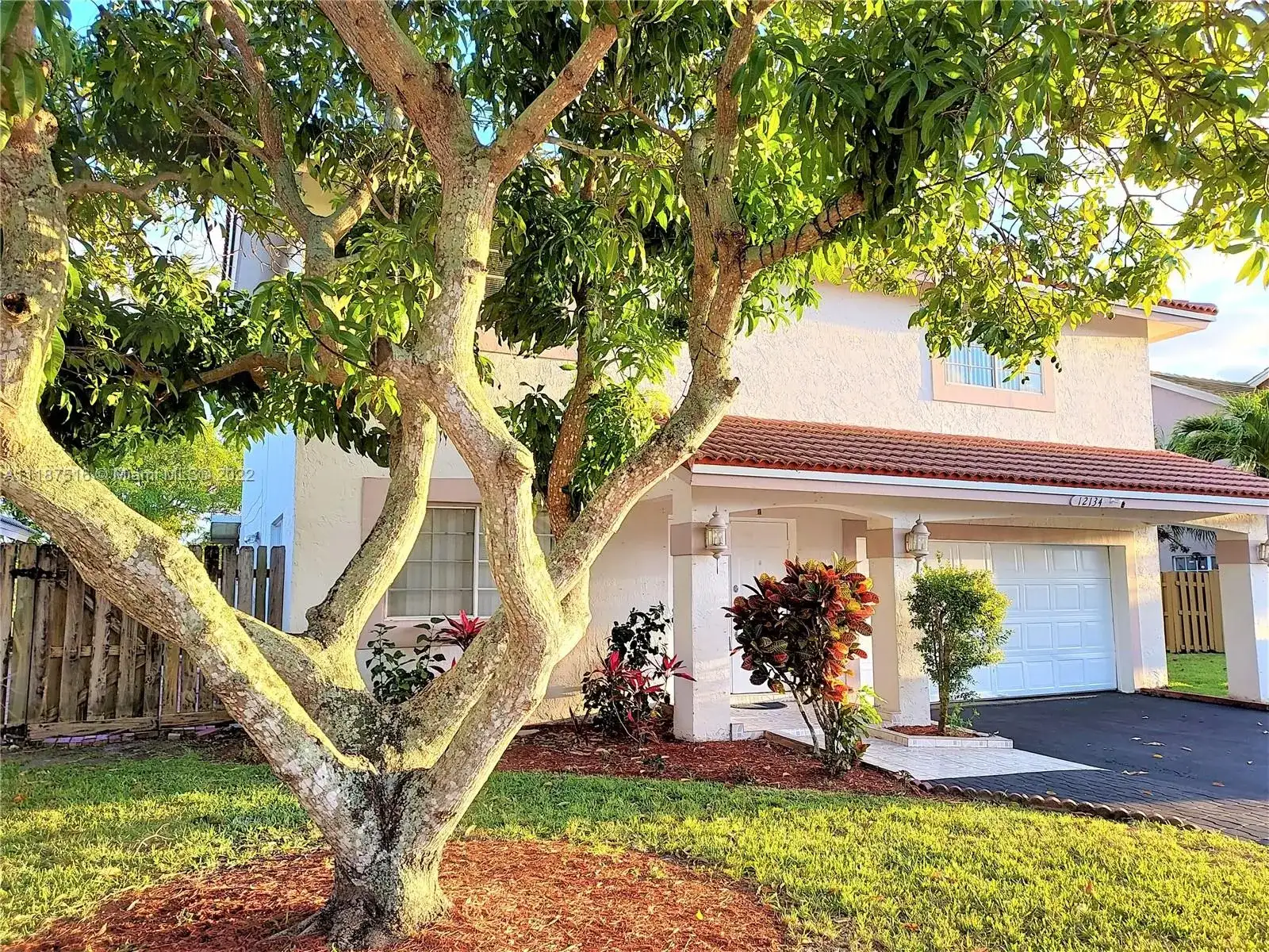 12134 NW 35th St, Sunrise FL 33323 photo 4