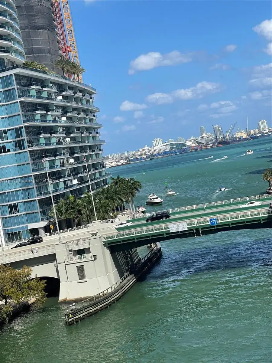 41 SE 5th St # 602, Miami FL 33131 photo 2