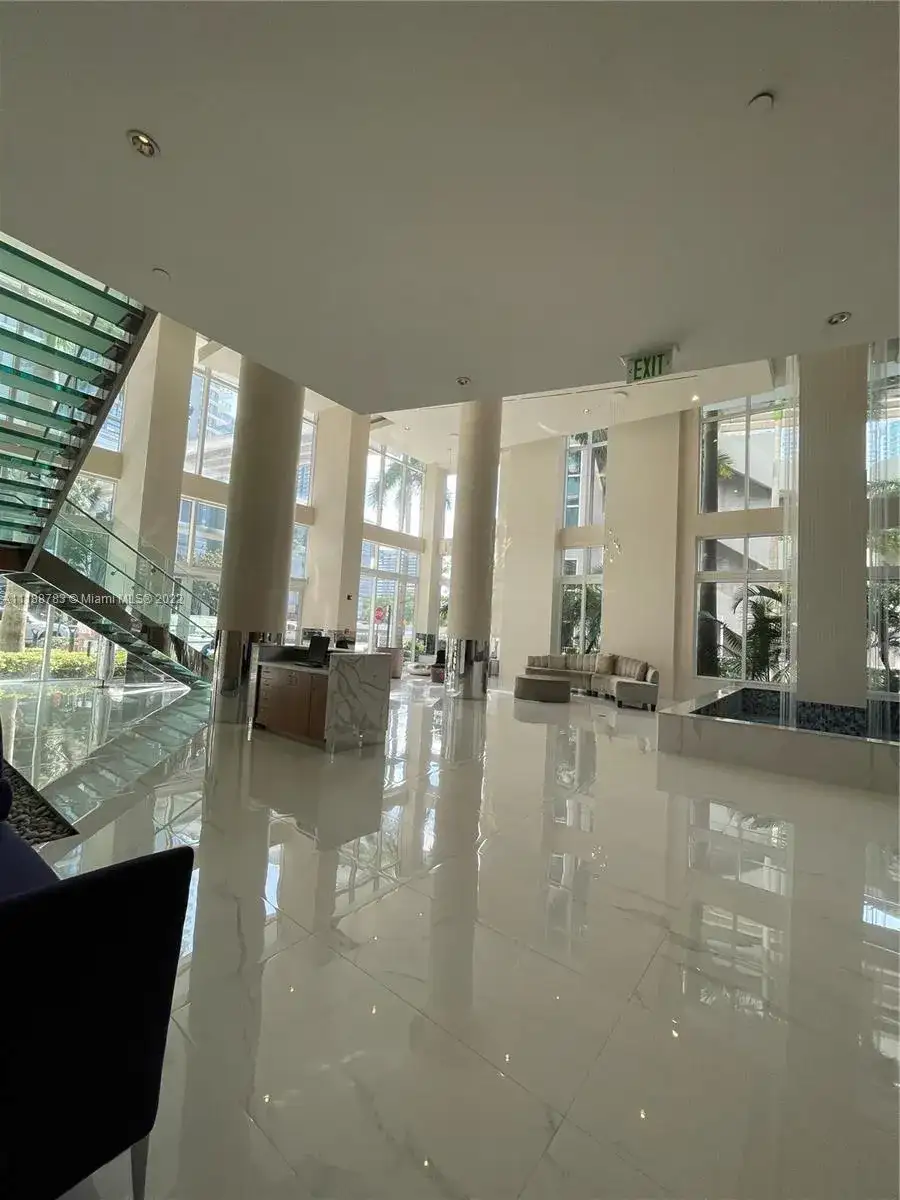 41 SE 5th St # 602, Miami FL 33131 photo 4