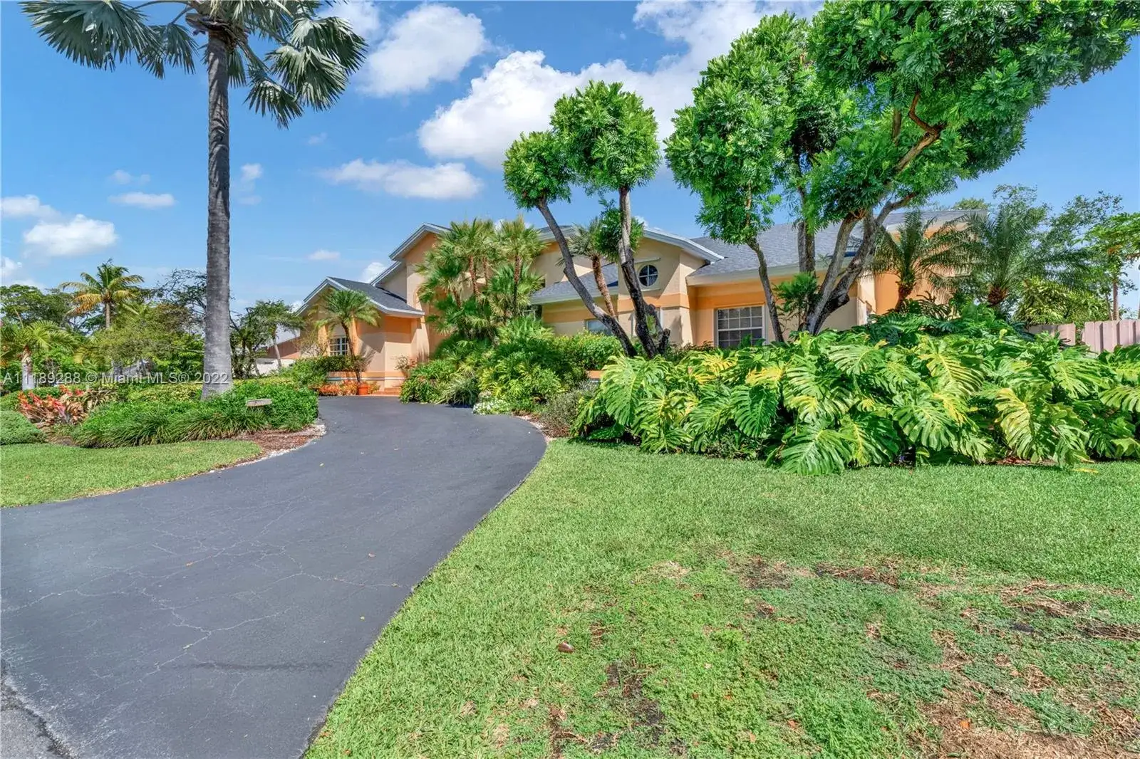 7861 SW 181st Ter, Palmetto Bay FL 33157 photo 3