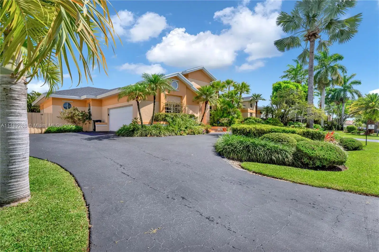 7861 SW 181st Ter, Palmetto Bay FL 33157 photo 4