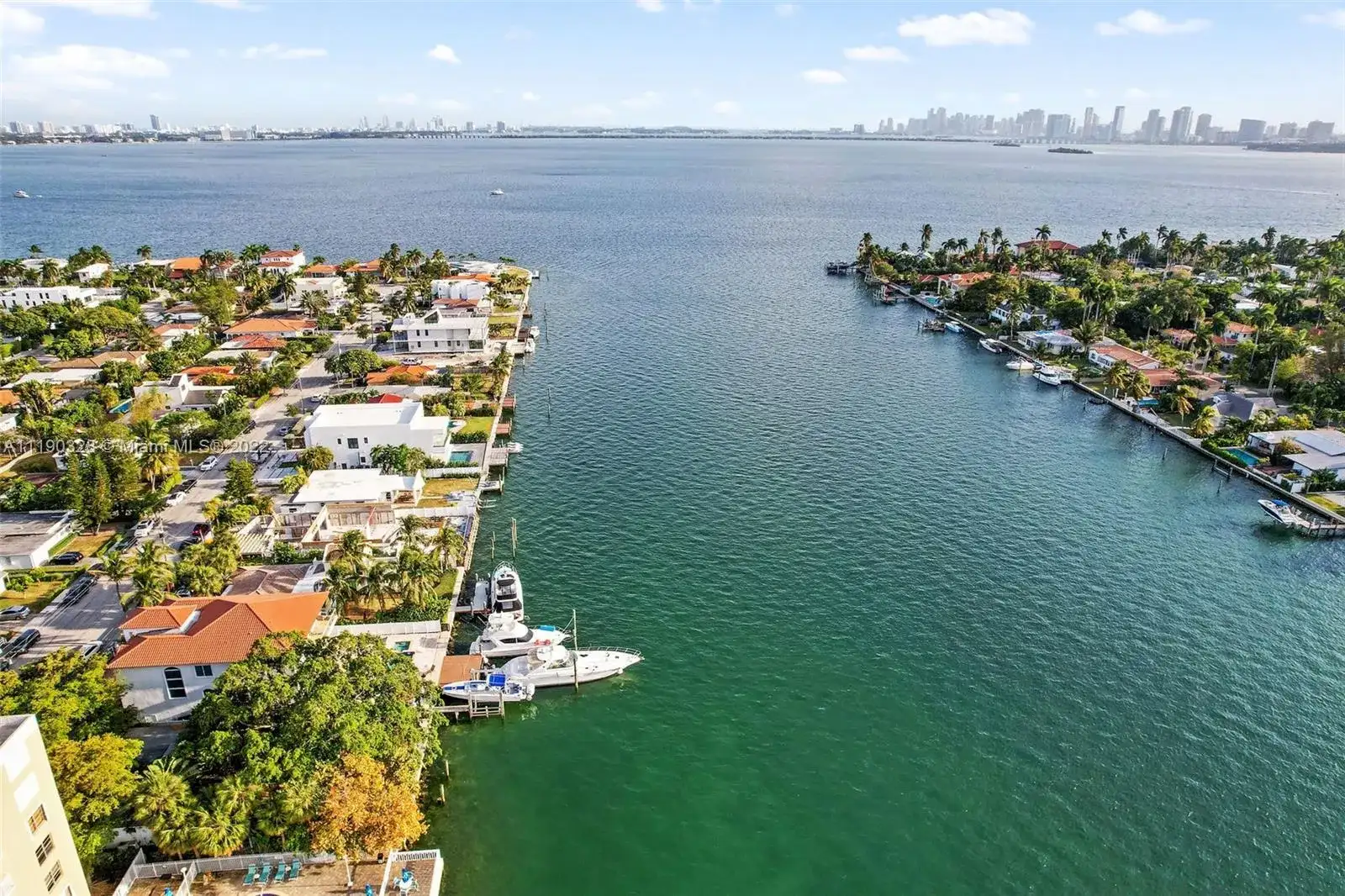 7544 W Treasure Dr, North Bay Village FL 33141 photo 2