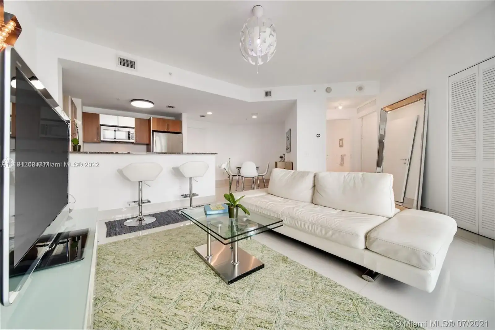 300 S Biscayne Blvd # 3605, Miami FL 33131 photo 5