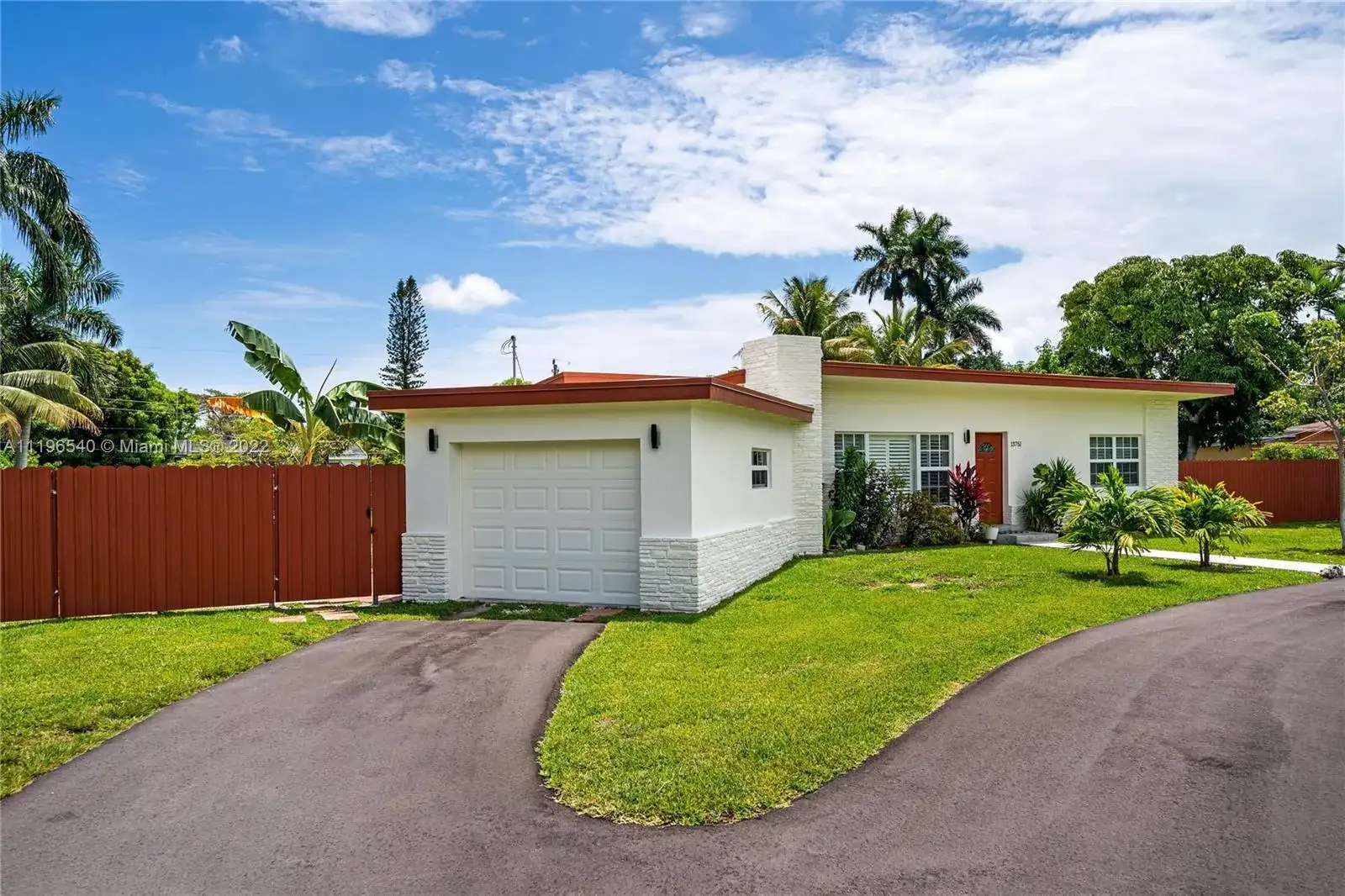 13751 NE 1st Ave, Miami FL 33161 photo 2