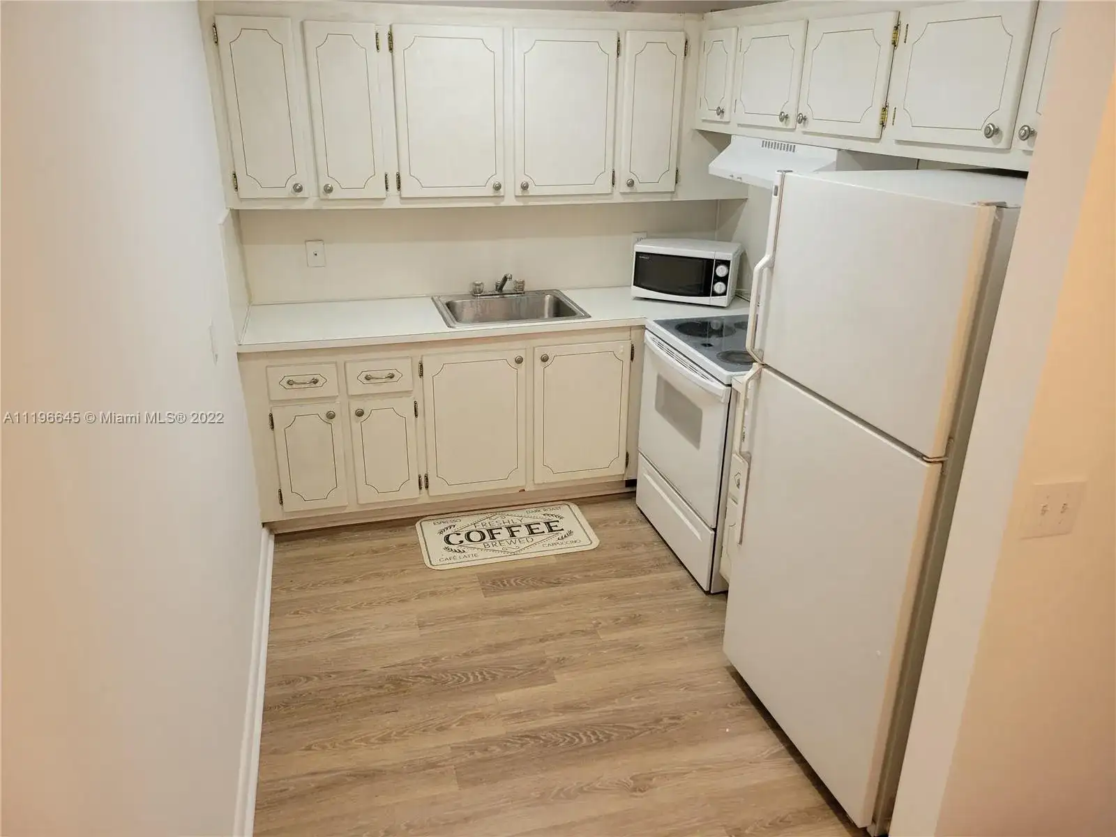 134 Farnham F # 134, Deerfield Beach FL 33442 photo 4