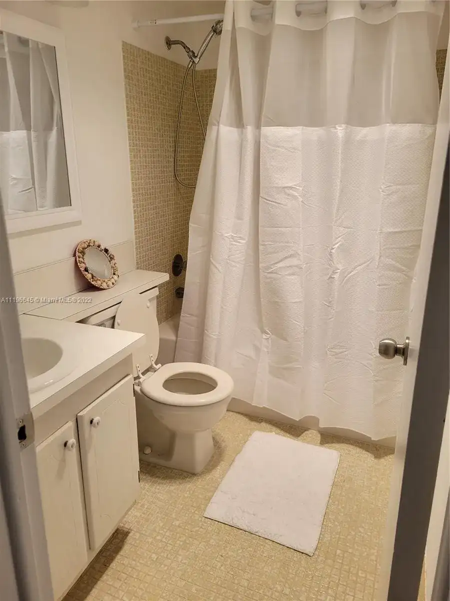 134 Farnham F # 134, Deerfield Beach FL 33442 photo 5