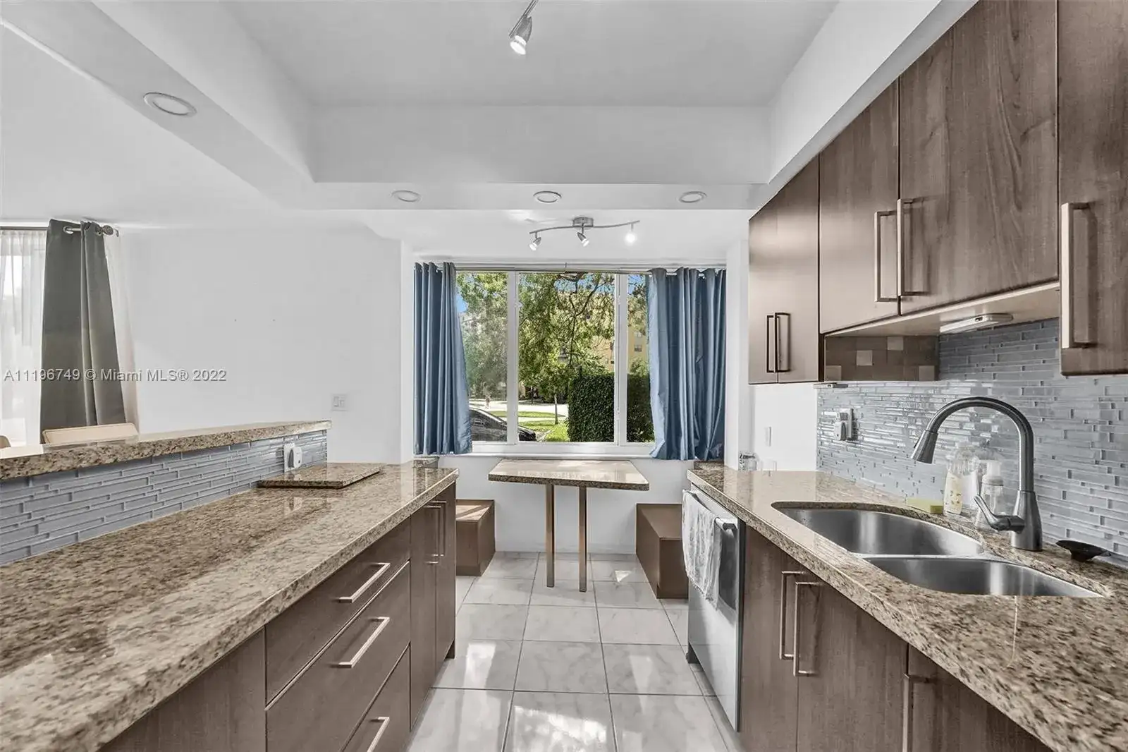 250 180th Dr # 155, Sunny Isles Beach FL 33160 photo 5