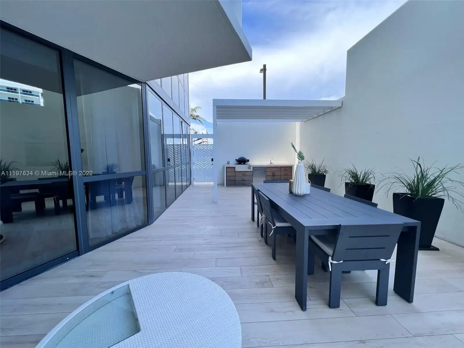 2201 Collins Ave # 711, Miami Beach FL 33139 photo 2