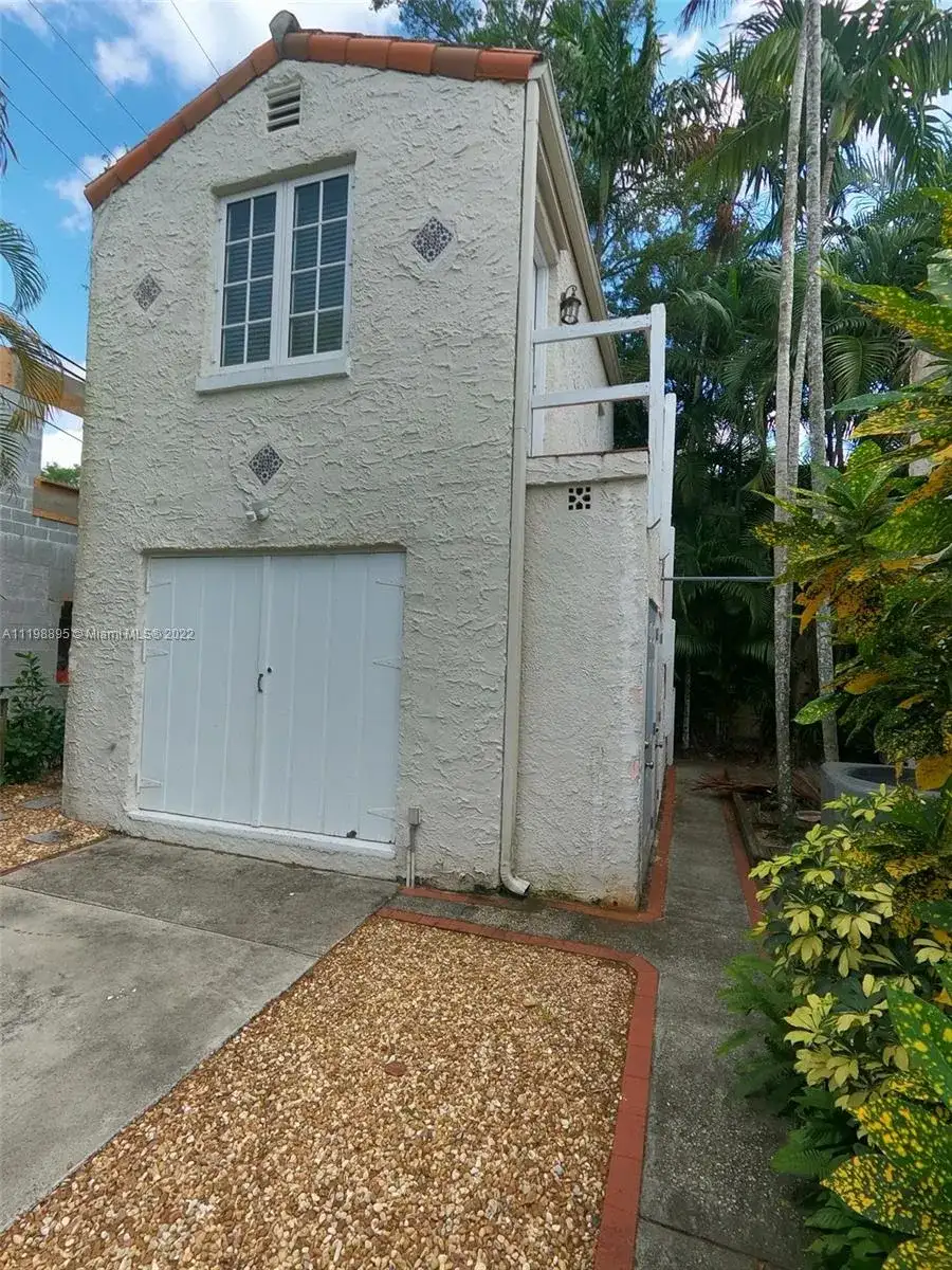 1265 Andalusia Ave # 2, Coral Gables FL 33134 photo 3