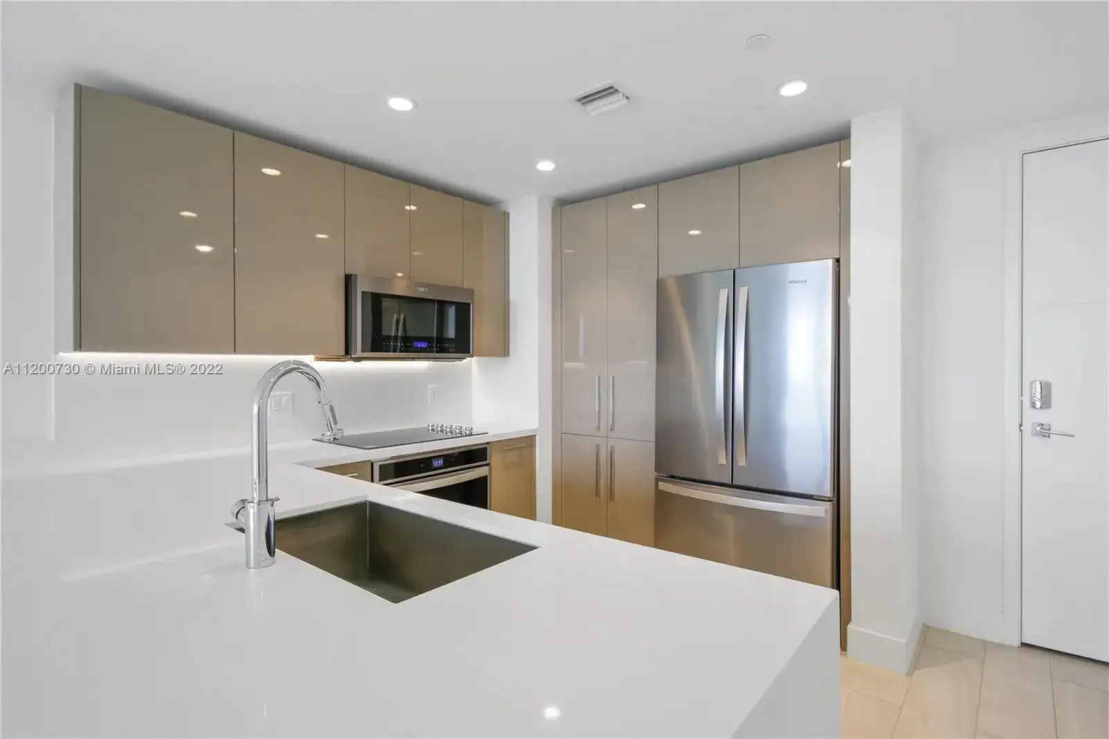 2000 Metropica Way # 907, Sunrise FL 33323 photo 3