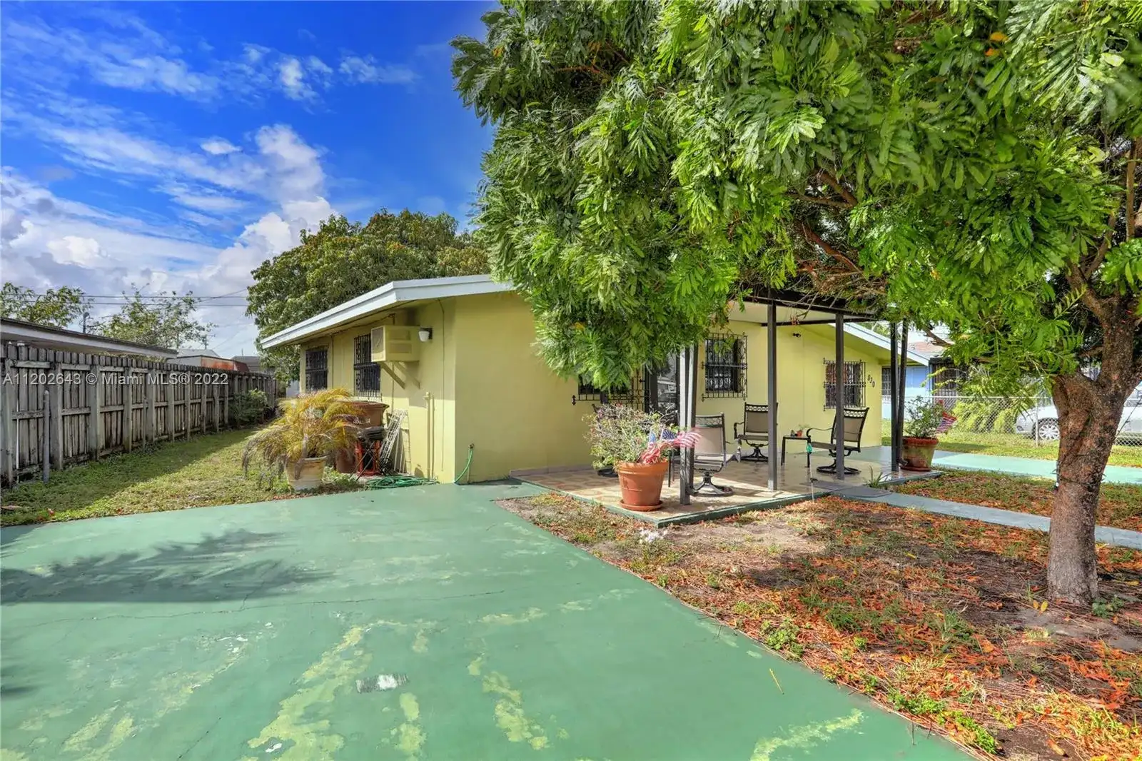 830 SE 7th Pl, Hialeah FL 33010 photo 4