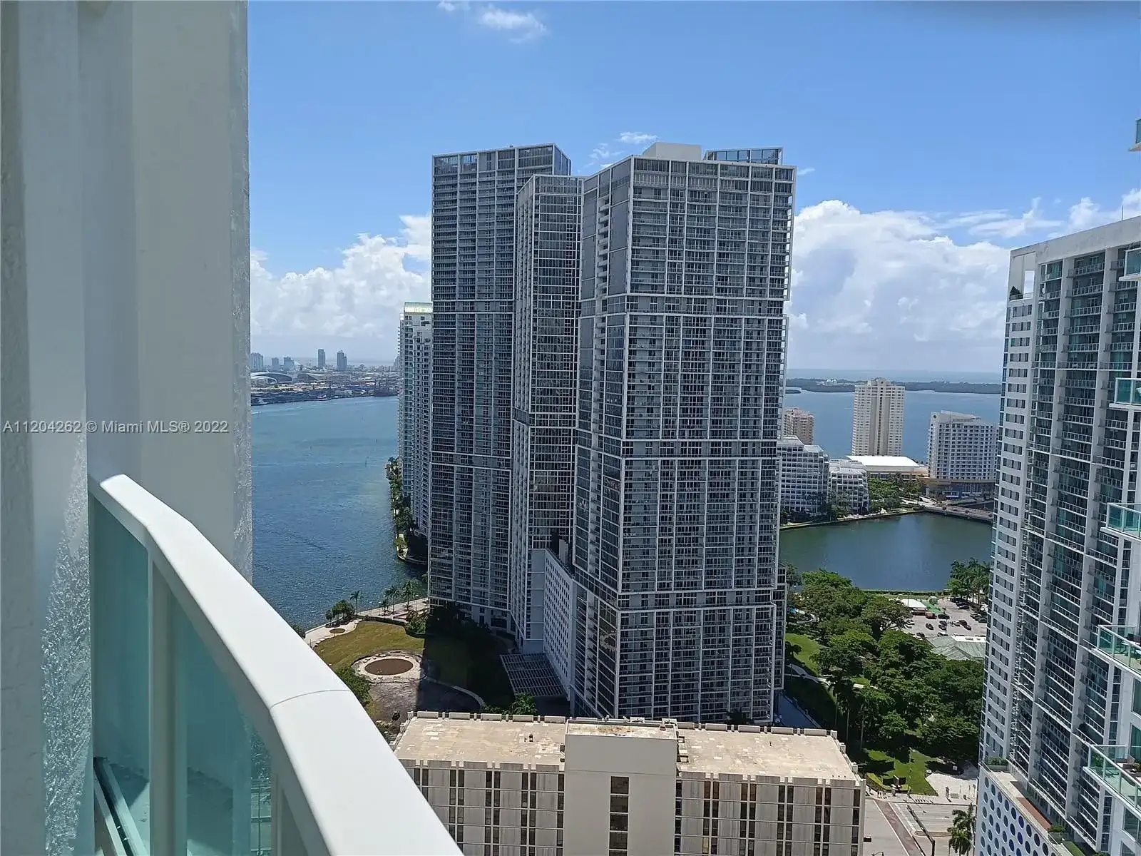 31 SE 5th St # 3918, Miami FL 33131 photo 4
