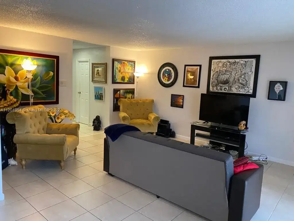17901 NW 68th Ave # T207, Hialeah FL 33015 photo 2