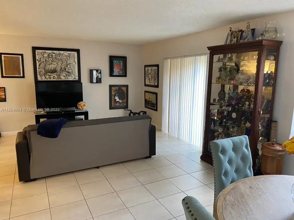 17901 NW 68th Ave # T207, Hialeah FL 33015 photo 3