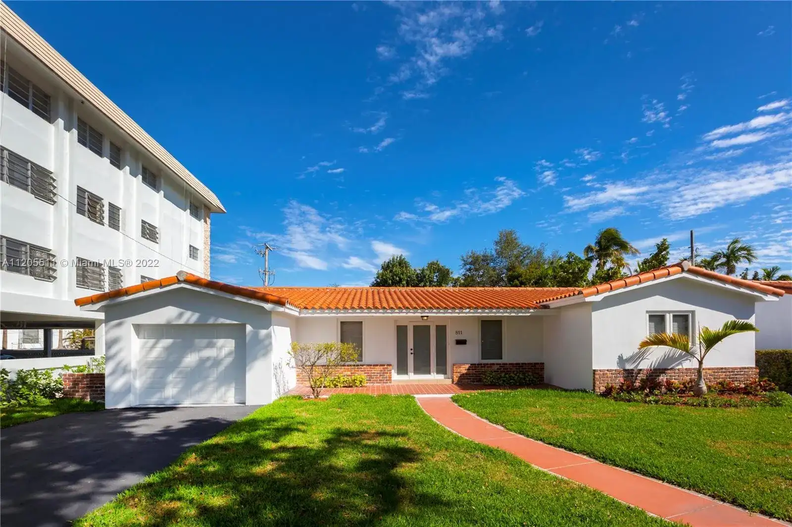 811 Capri St, Coral Gables FL 33134 photo 2
