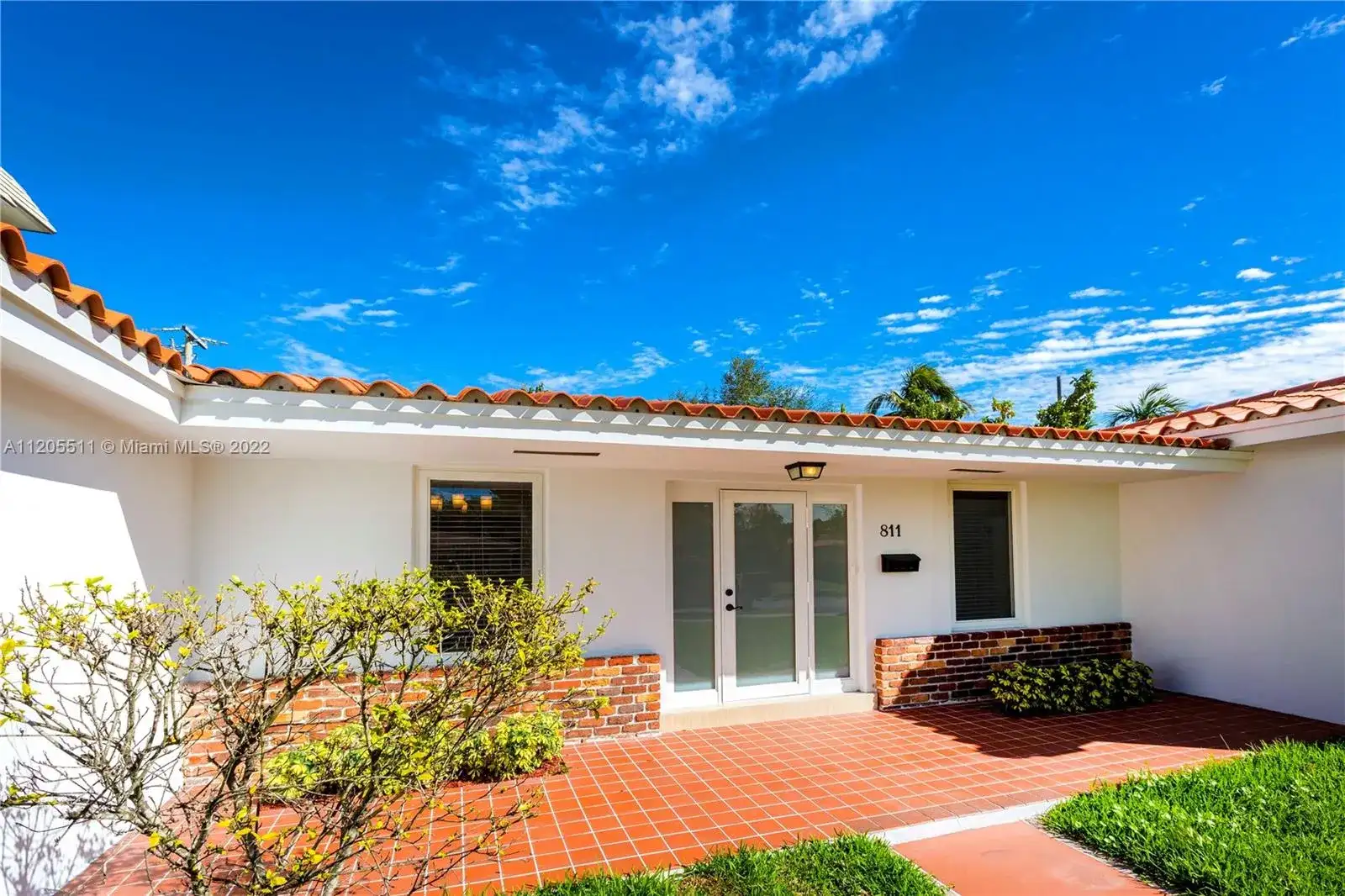 811 Capri St, Coral Gables FL 33134 photo 4