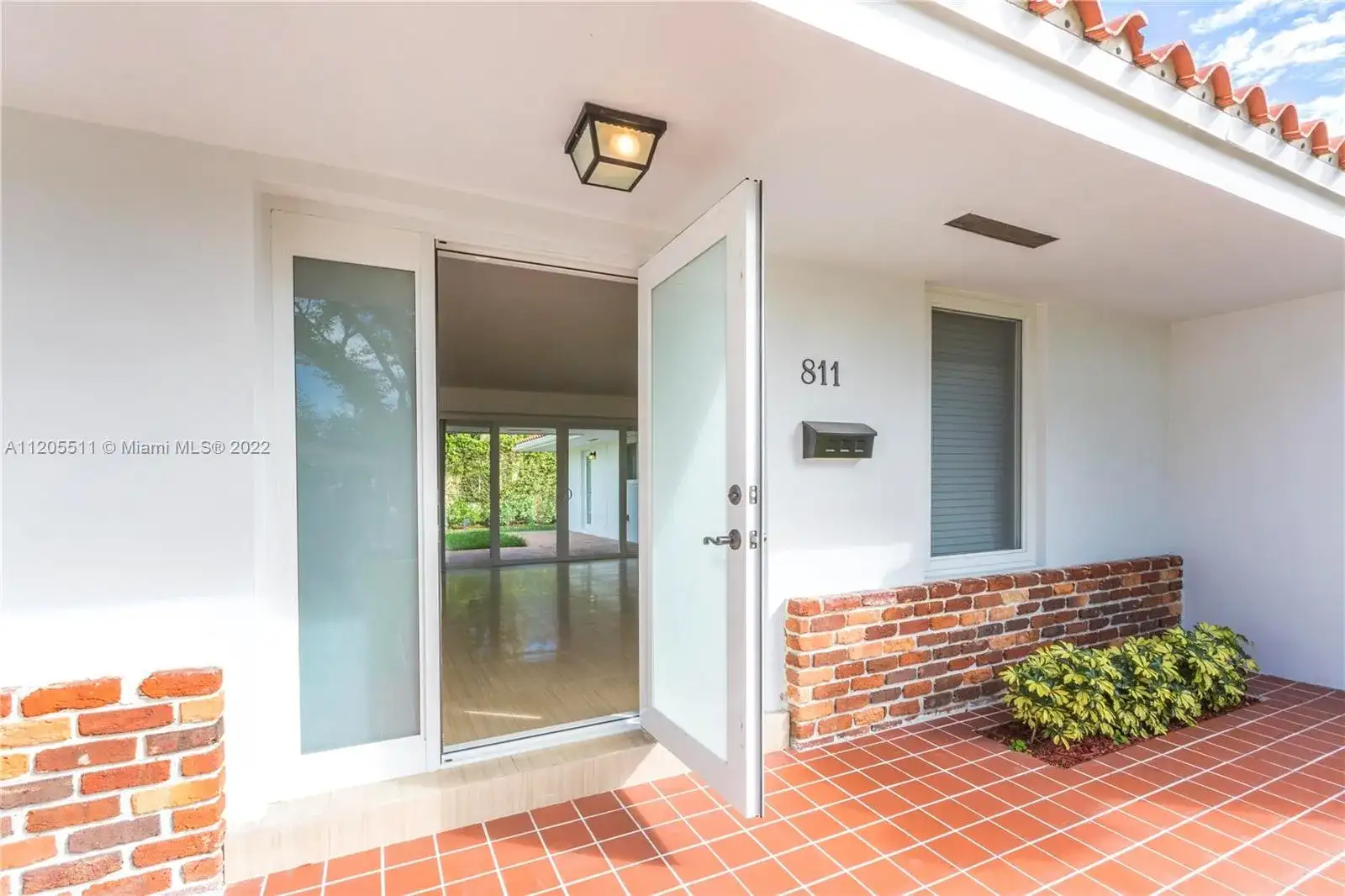 811 Capri St, Coral Gables FL 33134 photo 5