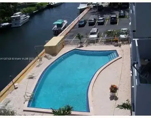 2000 NE 135th St # 509, North Miami FL 33181 photo 2