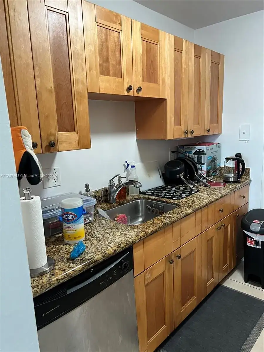 2000 NE 135th St # 509, North Miami FL 33181 photo 5