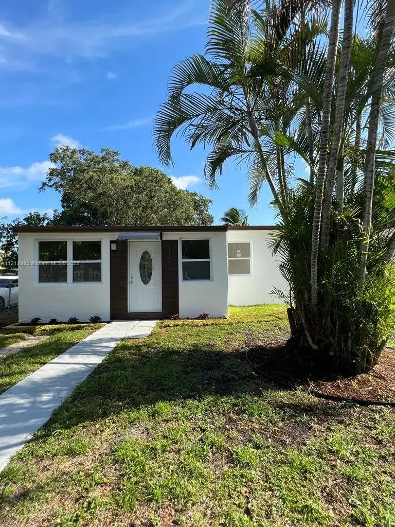 1441 NE 154th Ter, North Miami Beach FL 33162 photo 3