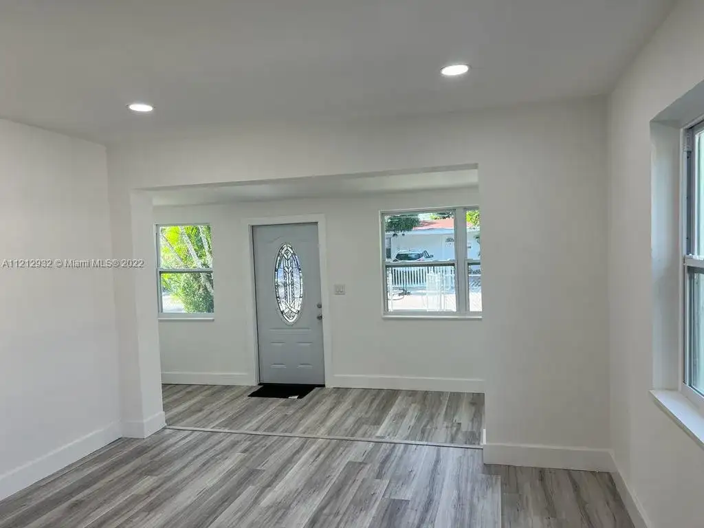 1441 NE 154th Ter, North Miami Beach FL 33162 photo 5