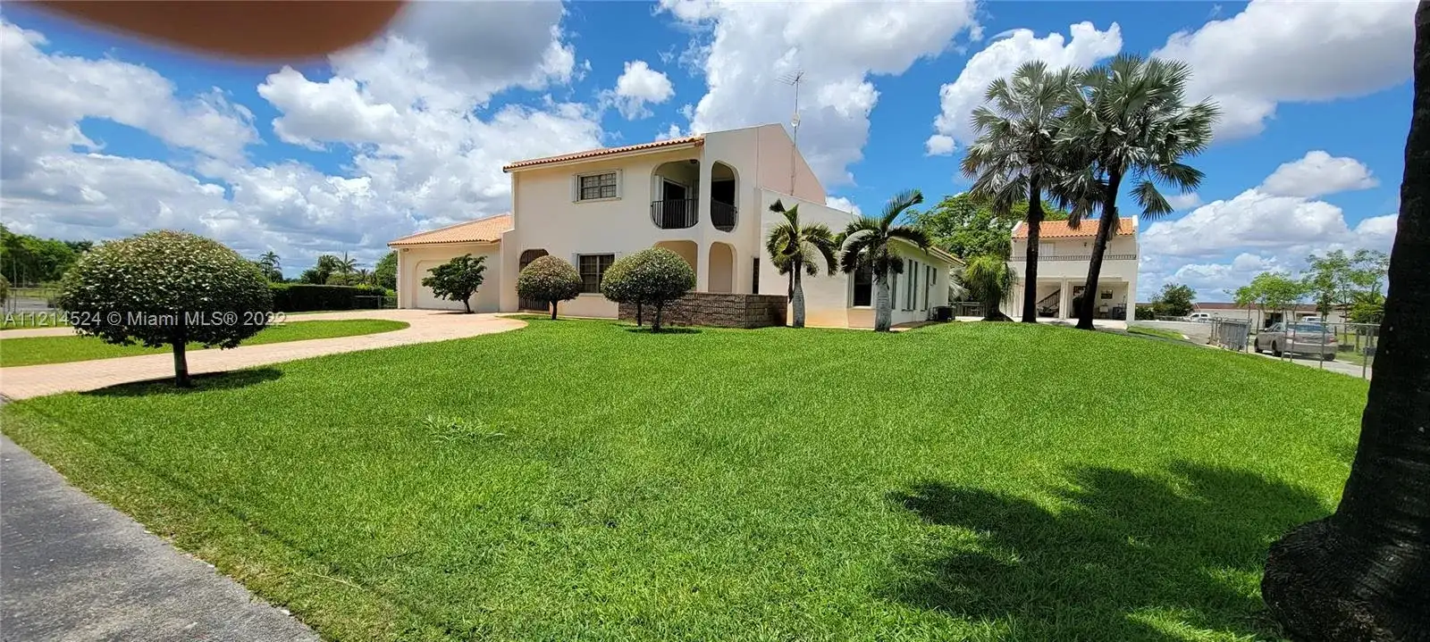 20850 SW 210th Ave, Miami FL 33187 photo 3