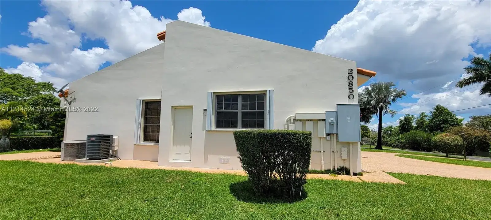 20850 SW 210th Ave, Miami FL 33187 photo 5