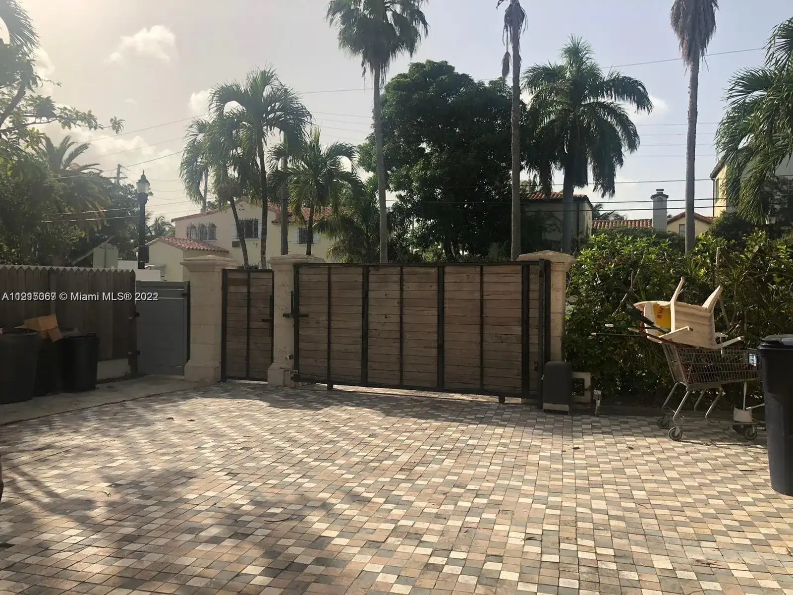 2007 N Bay Rd, Miami Beach FL 33140 photo 4