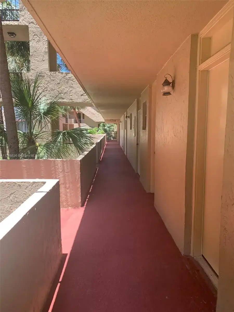 408 NW 68th Ave # 211, Plantation FL 33317 photo 3