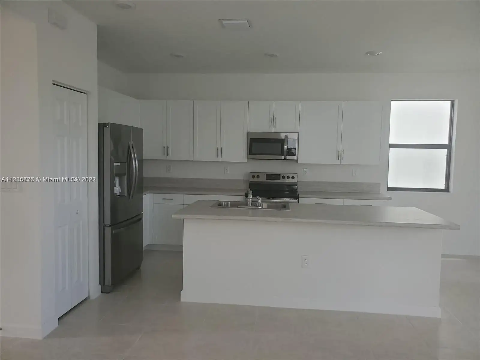 11036 W 35th Way, Hialeah FL 33018 photo 5