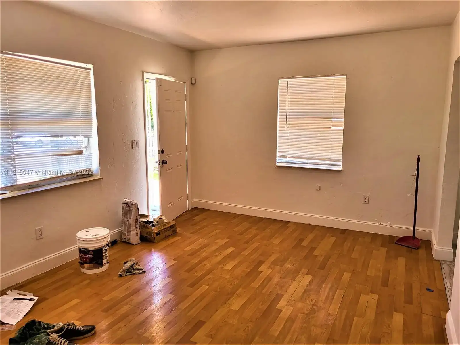 1021 NW 37th Ave, Miami FL 33125 photo 3