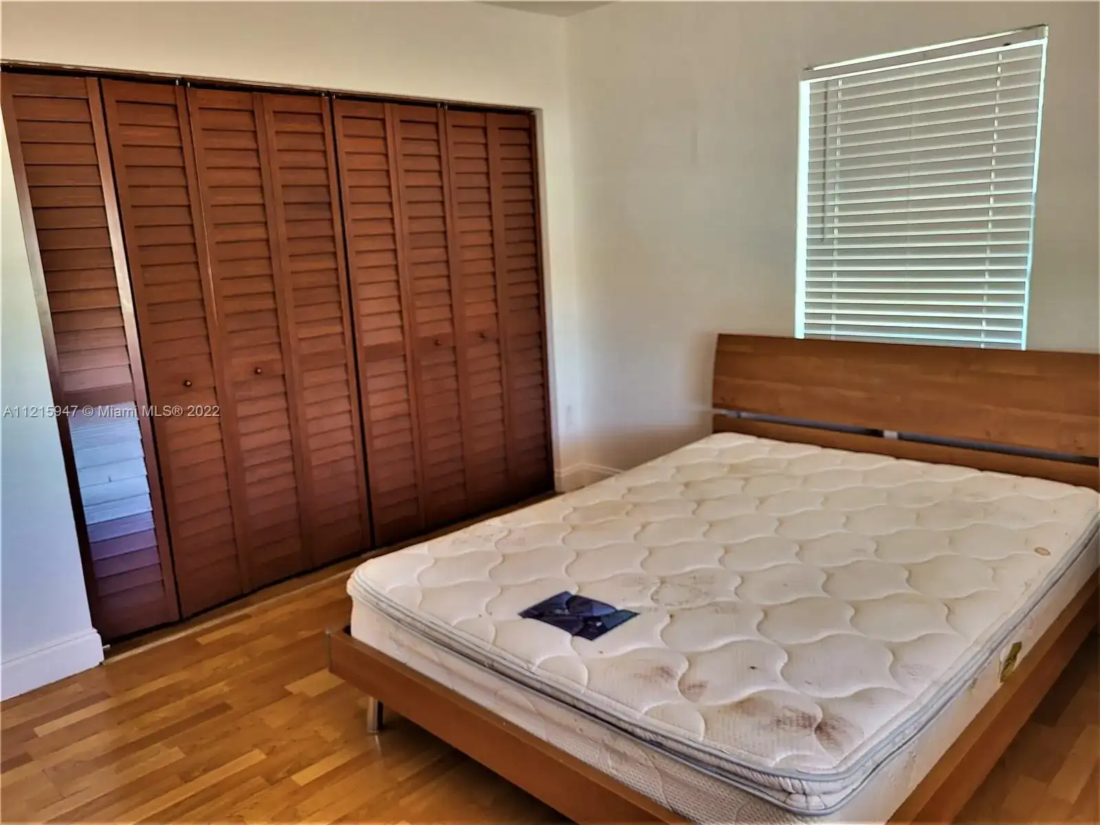 1021 NW 37th Ave, Miami FL 33125 photo 5