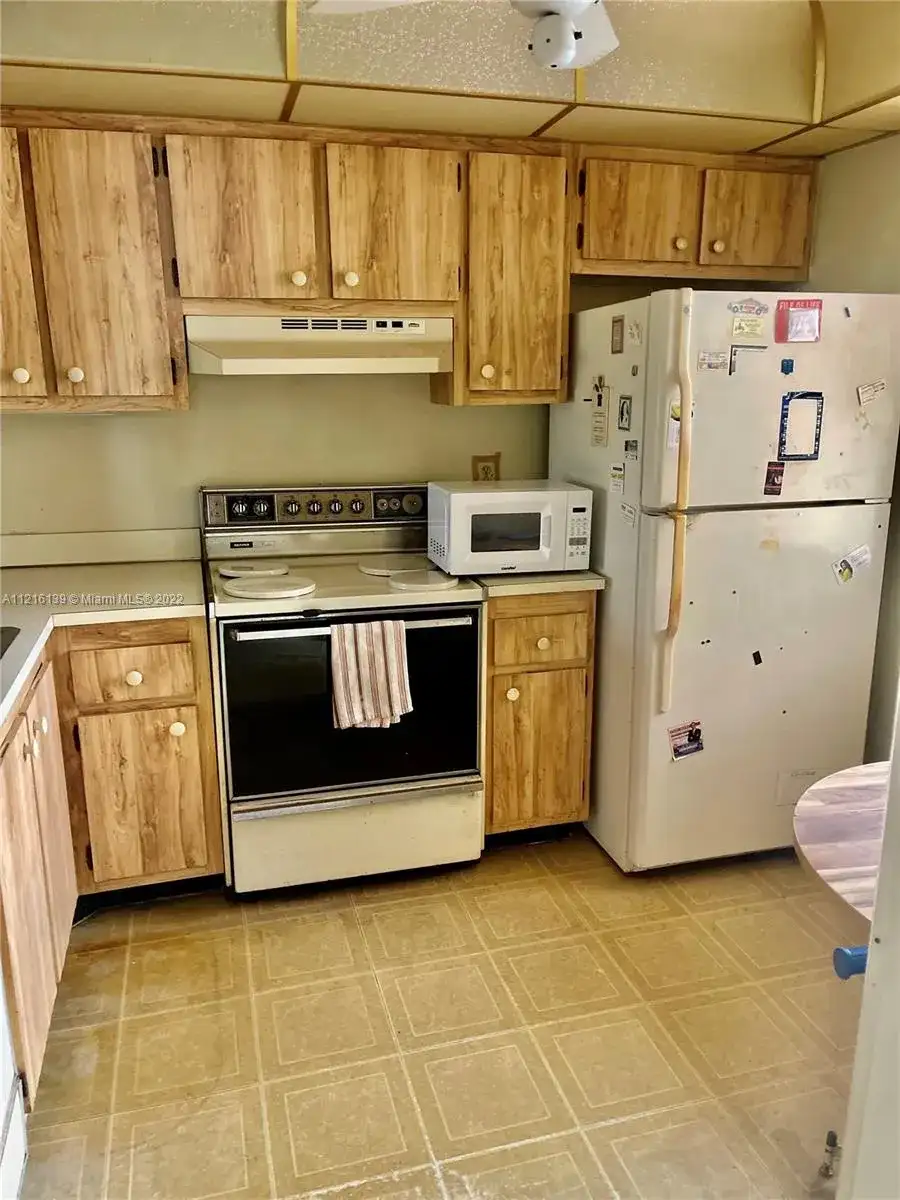 10434 Sunrise Lakes Blvd # 101, Sunrise FL 33322 photo 5